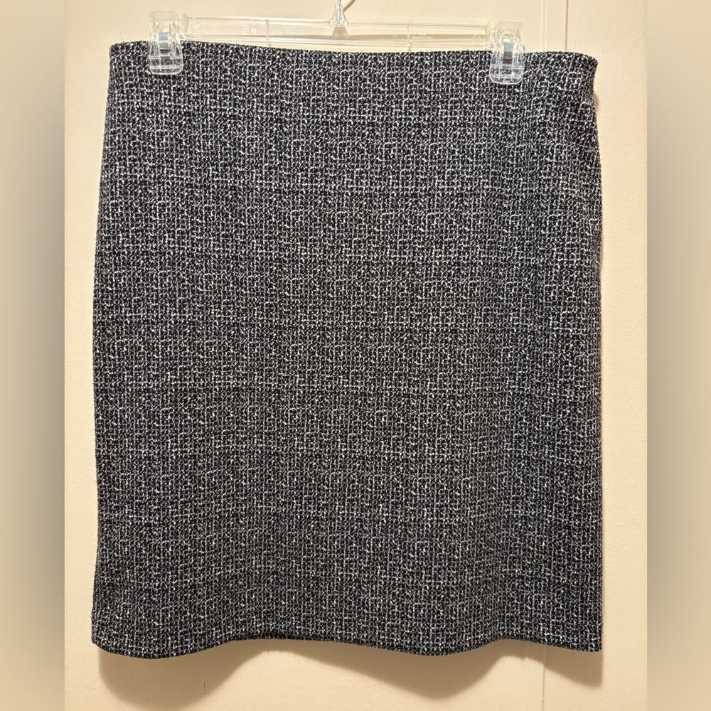 Black & White designed Nine West Skirt